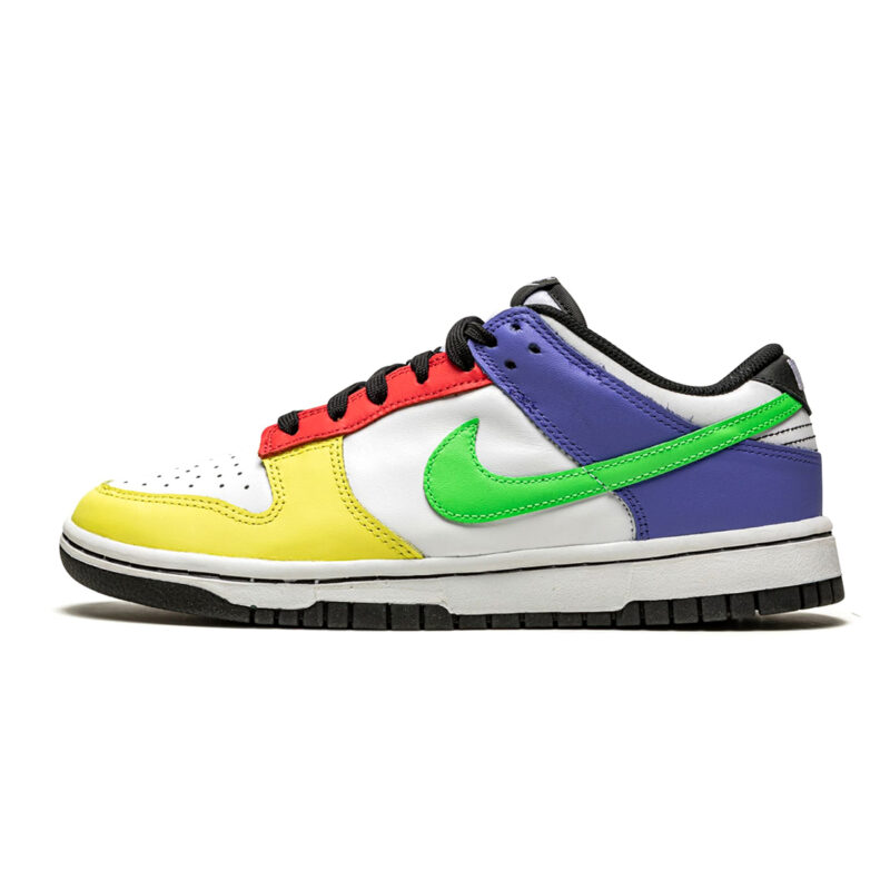 NIKE DUNK LOW WMNS Green Strike