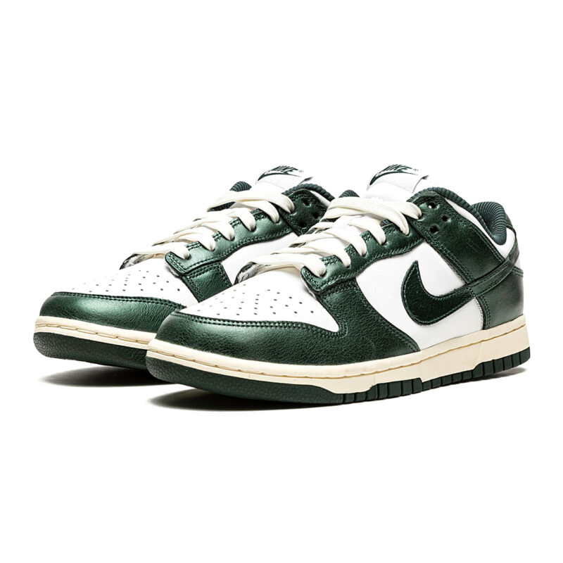 Nike Dunk Low Vintage Green - Image 3