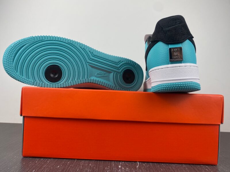 Tiffany   Co. x Nike Air Force 1 Friends and Family - Image 3