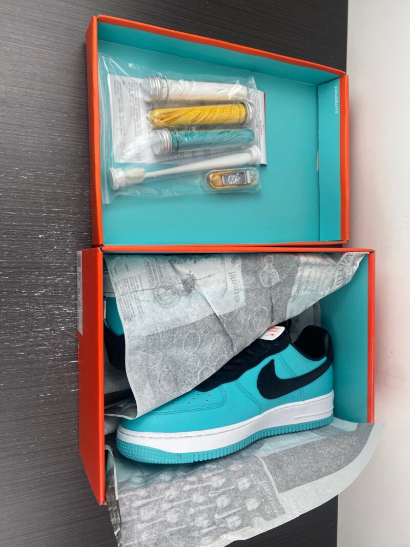 Tiffany   Co. x Nike Air Force 1 Friends and Family - Image 11